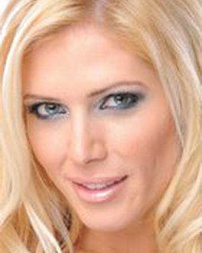 Торри Уилсон фото