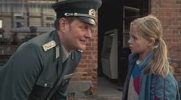 Кадр из фильма "Спутник" - 1