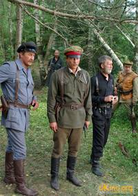 Кадр Господа офицеры: Спасти императора