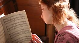 Кадр из фильма "Рыжая" - 2