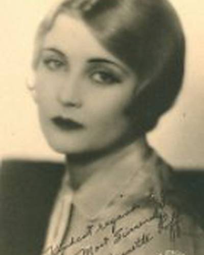 Jeanette Loff фото