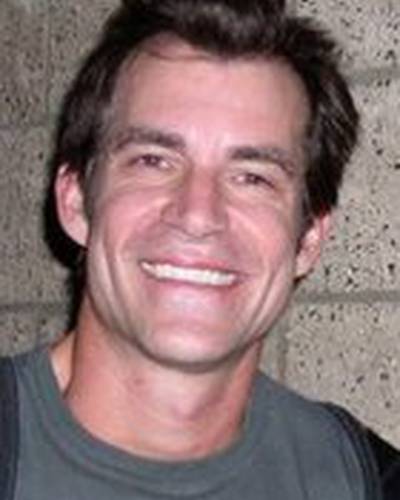 Джон Бисом фото