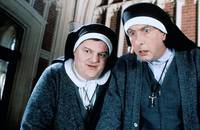 Кадр Монахини в бегах