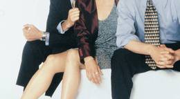 Кадр из фильма "Танго втроем" - 1