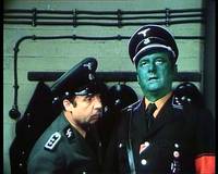 Кадр Завтра встану и обожгусь чаем