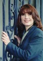 Джули Рестифо фото