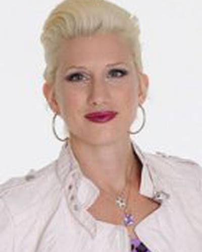 Сара Трост фото