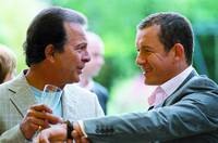 Кадр По ту сторону кровати