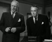 Кадр Стучись в любую дверь