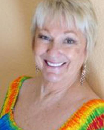 Сандра Дж. Хьюз фото