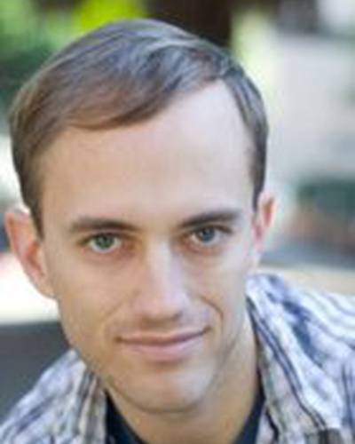 Дэниэл Лав фото