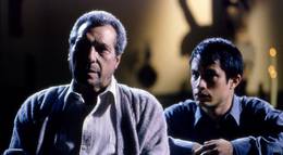 Кадр из фильма "Тайна отца Амаро" - 1