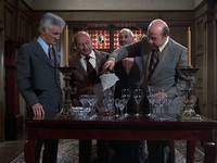 Кадр Коломбо: Старый портвейн