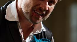 Кадр из фильма "Неудержимый" - 2