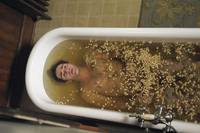 Кадр Быть человеком