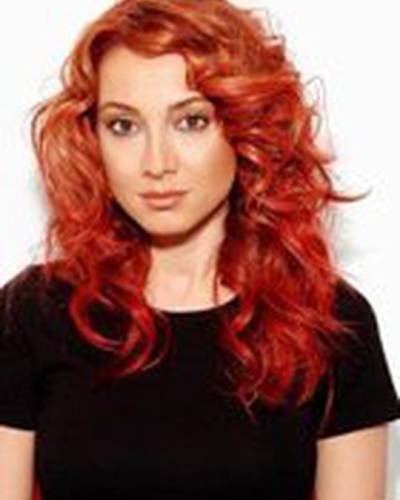 Долунай Ойсерт фото