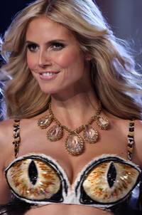 Кадр Показ мод Victoria's Secret 2007