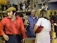 Кадр Следствие ведут знатоки: Подпасок с огурцом