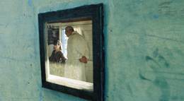 Кадр из фильма "По ту сторону дороги" - 2