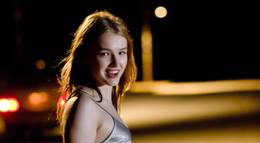 Кадр из фильма "Чужая страна" - 1