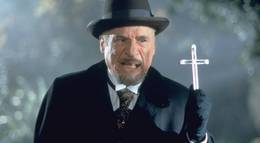 Кадр из фильма "Дракула: Мертвый и довольный" - 2