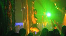 Кадр из фильма "Бьютифул" - 2