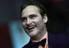 «Джокер» с Хоакином Фениксом выйдет в следующем году