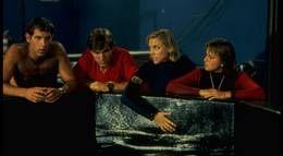 Кадр из фильма "Челюсти 3" - 2