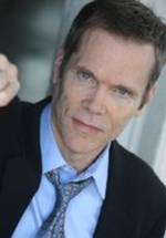 Стивен Квадрос фото