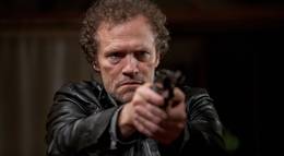 Кадр из фильма "Супер" - 1