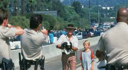 Кадр из фильма "Крокодил Данди в Лос-Анджелесе" - 1