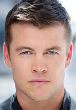 Люк Хемсворт фото