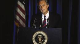 Кадр из фильма "Канадский бекон" - 2