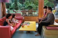 Кадр По ту сторону кровати