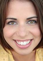 Лора Бэйли фото