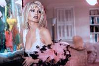 Кадр Земные девушки легко доступны