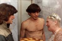 Кадр А нежность?.. Бордель!