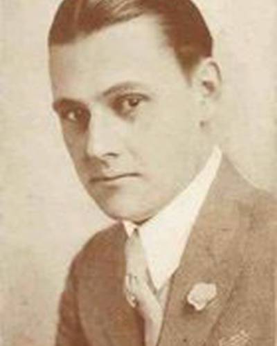 Эштон Дирхолт фото