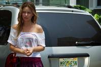 Кадр Маленькая красная тележка