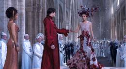 Кадр из фильма "Восхождение Юпитер" - 2