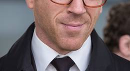 Кадр из фильма "Такой же предатель, как и мы" - 1