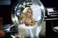 Кадр Мир на проводе