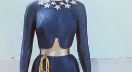 Кадр из фильма "Чудо-женщина" - 1