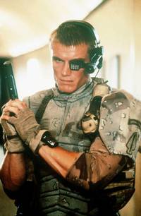 Кадр Универсальный солдат