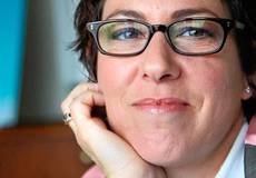 Лиза Холоденко снимет мини-сериал про учительницу