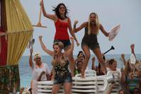 Кадр Женщины против мужчин