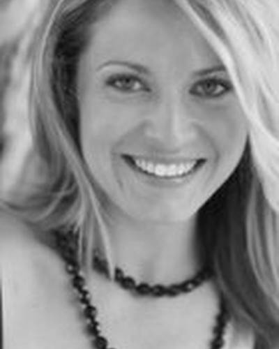 Александра Дейвис фото