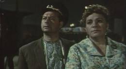 Кадр из фильма "Королева бензоколонки" - 1