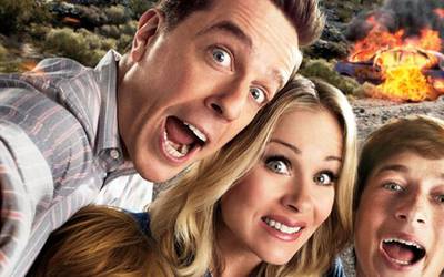 В кино на этой неделе: комедия об отпуске, диджеи и японские «Голодные игры»