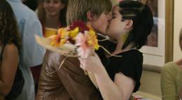 Кадр из фильма "Переходный возраст" - 1